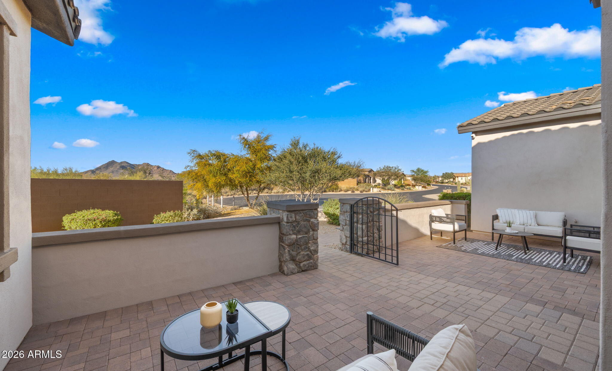 LONE MOUNTAIN - Residential