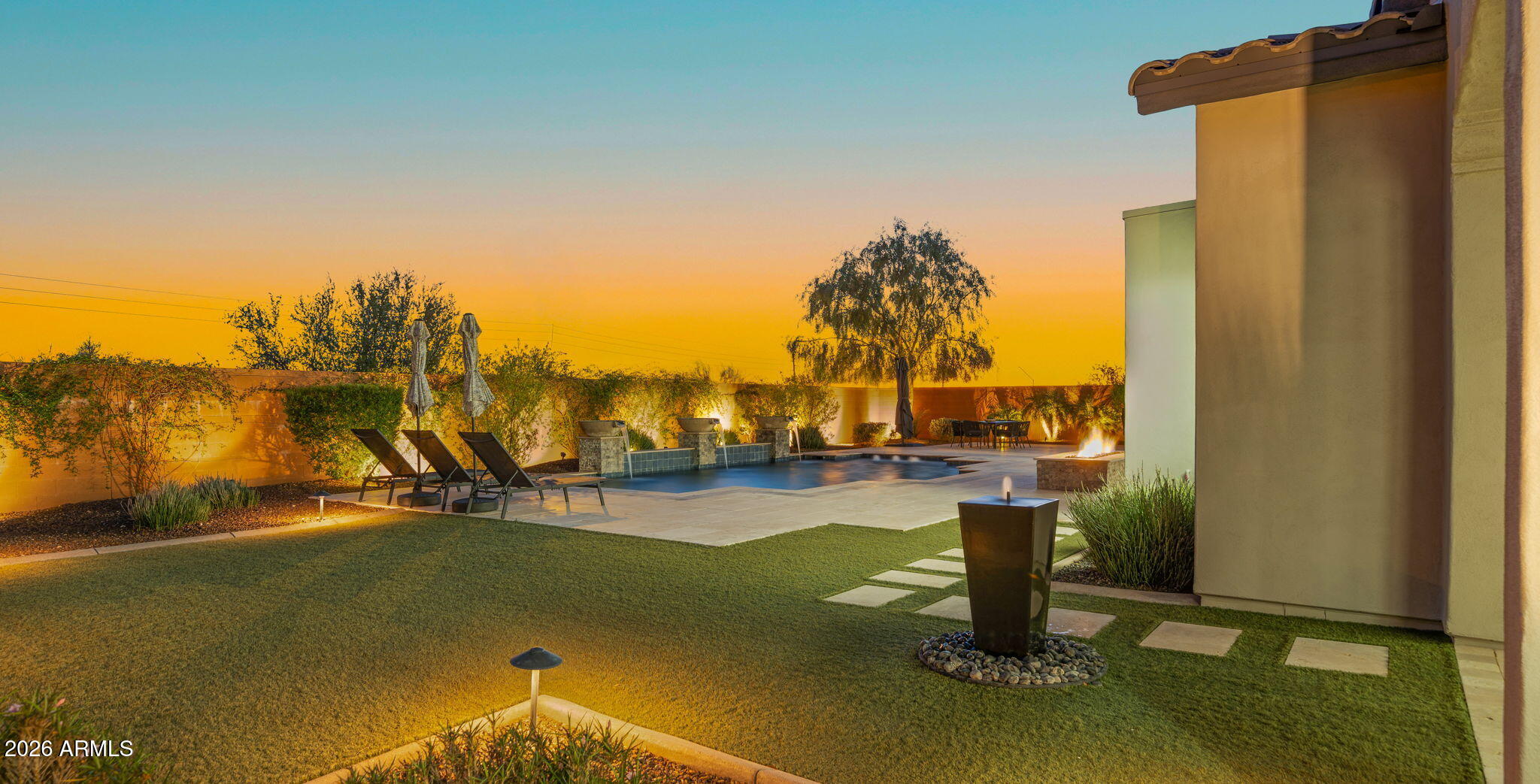 LONE MOUNTAIN - Residential