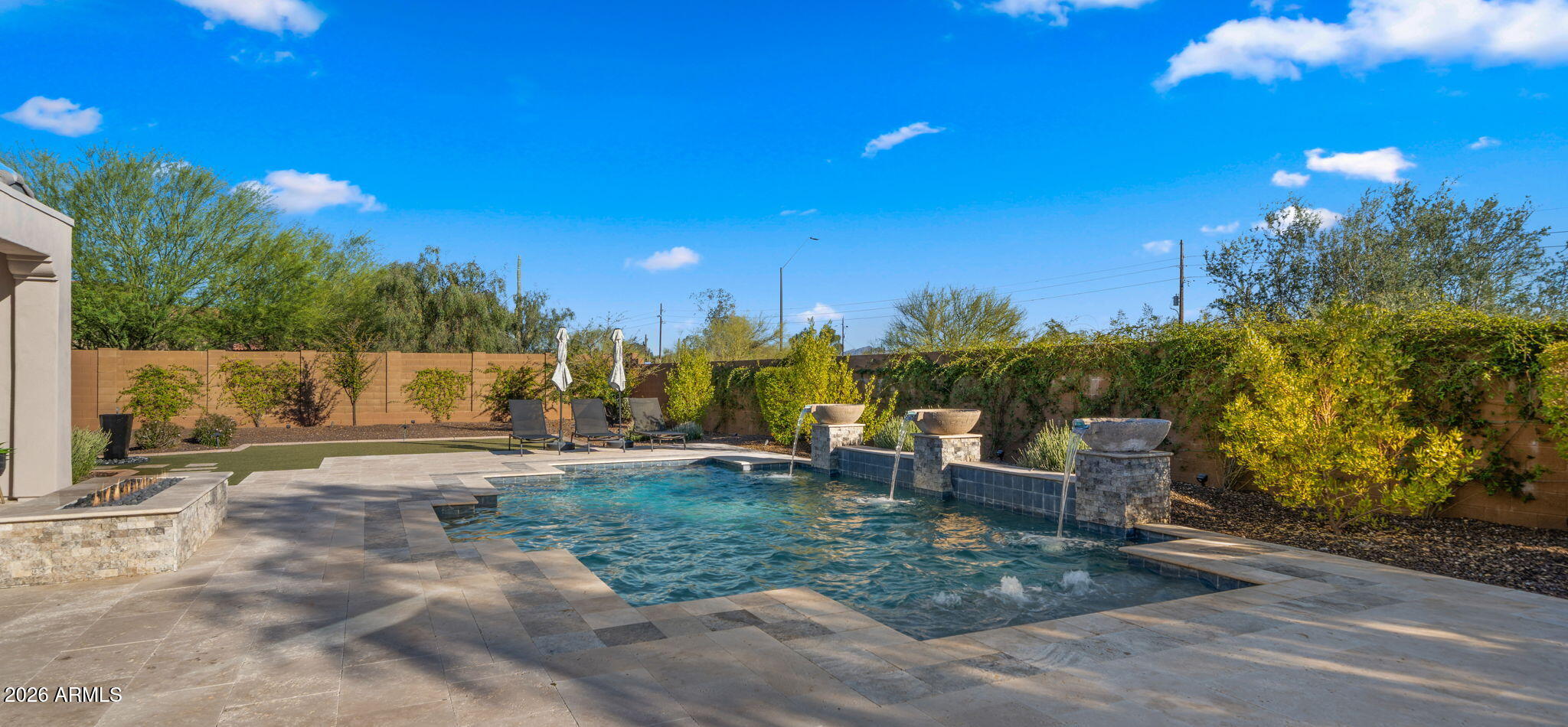 LONE MOUNTAIN - Residential