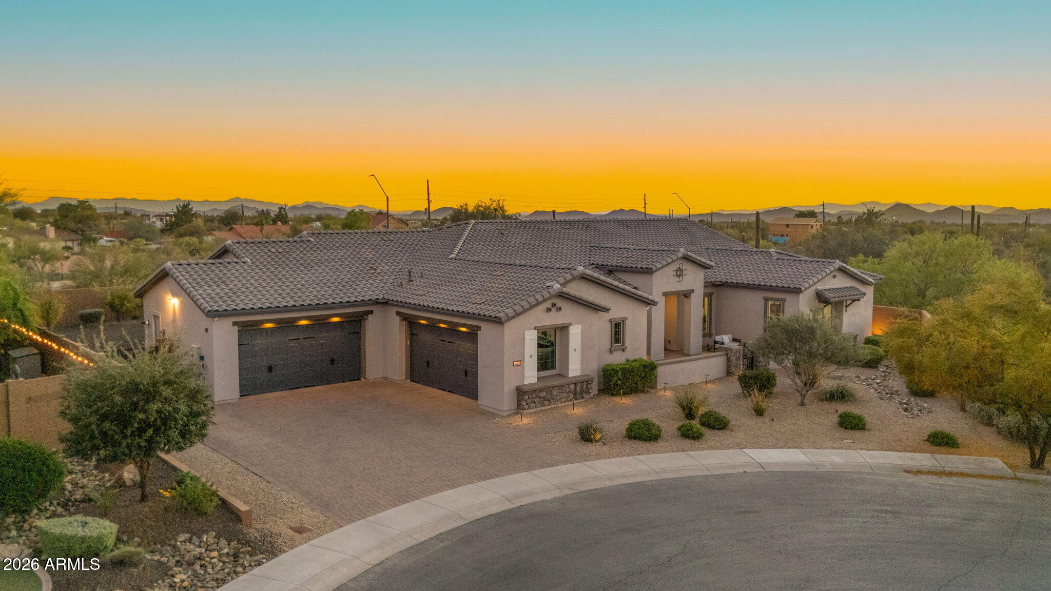 LONE MOUNTAIN - Residential