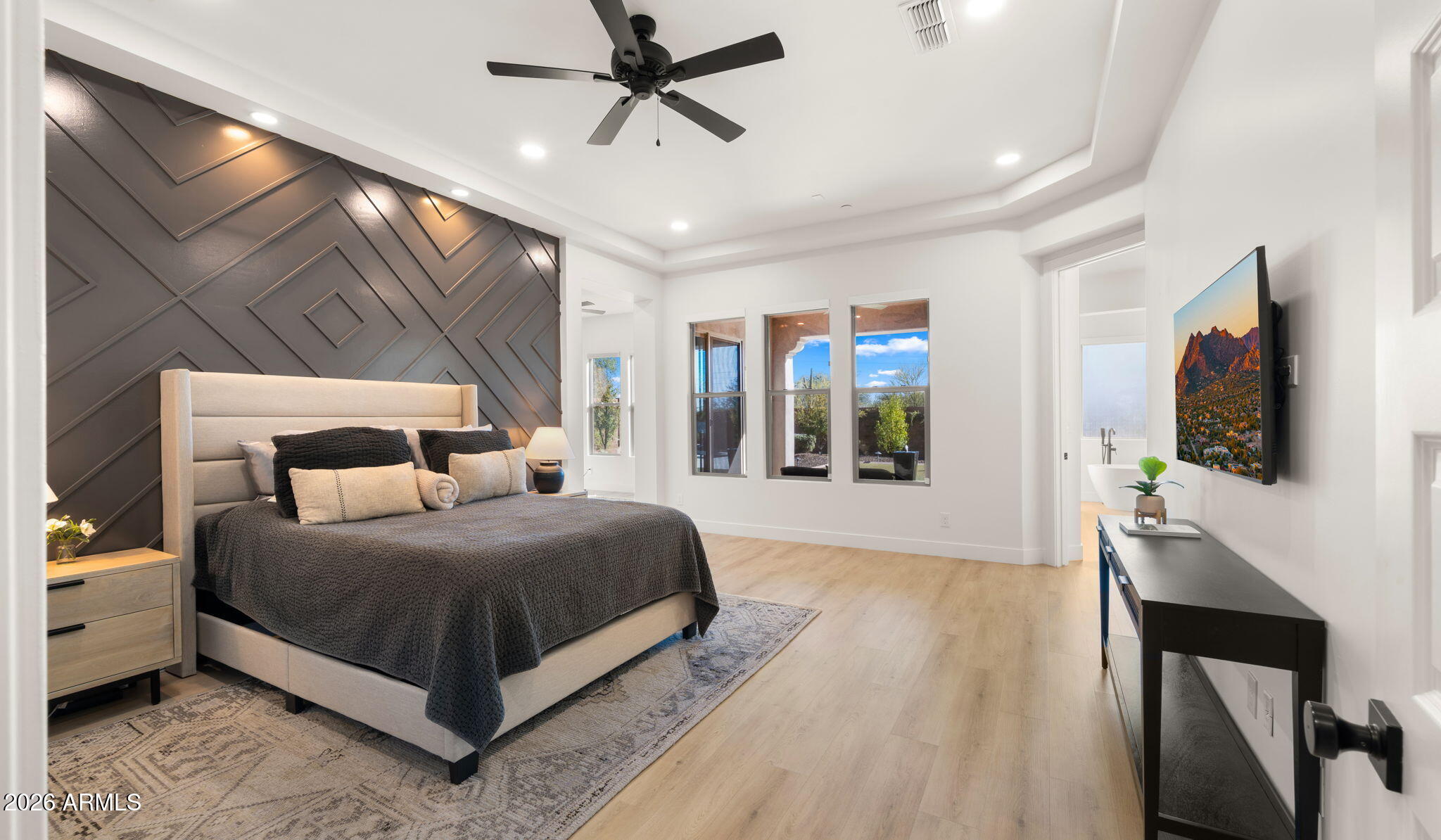 LONE MOUNTAIN - Residential