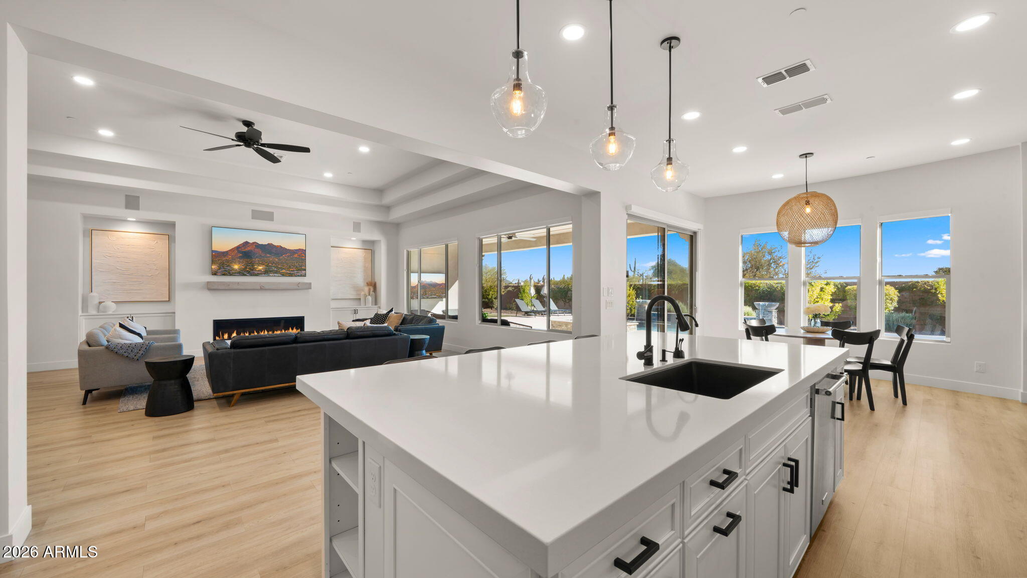 LONE MOUNTAIN - Residential