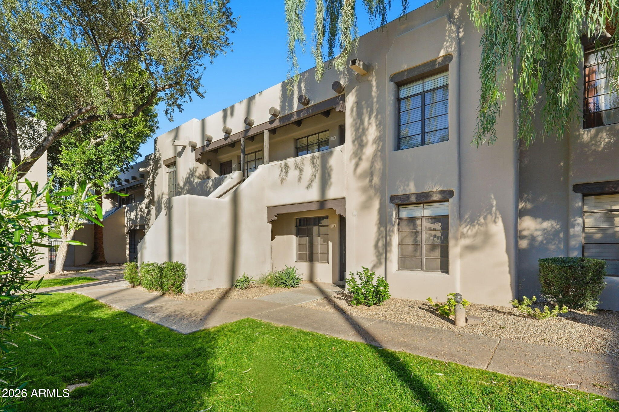 1449 E HIGHLAND Avenue 16