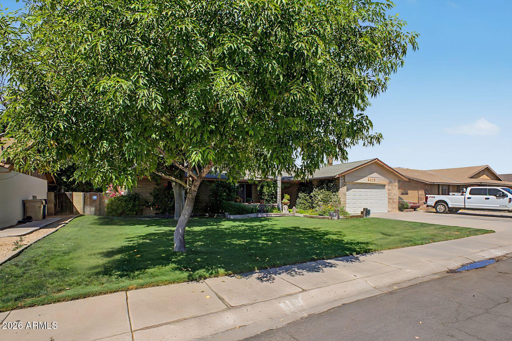 8538 N 53RD Avenue