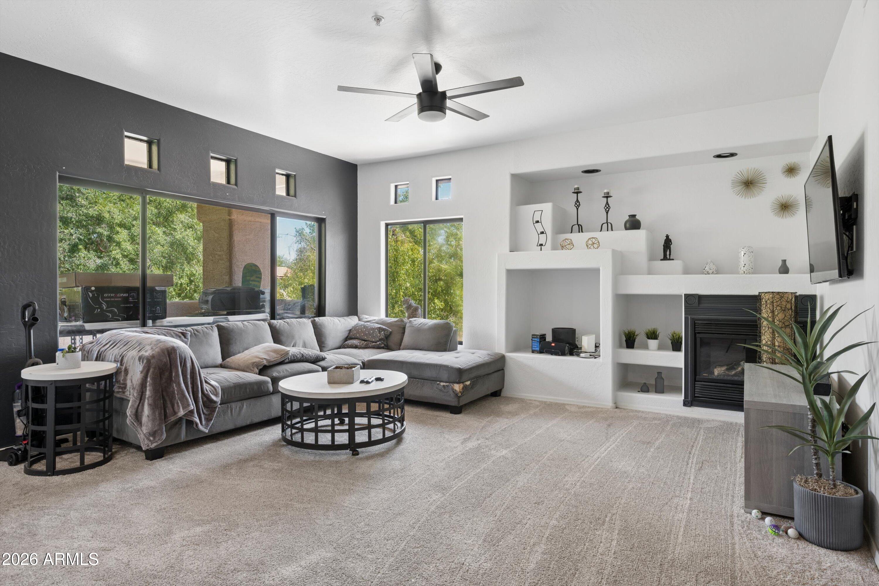 1351 N PLEASANT Drive 2096