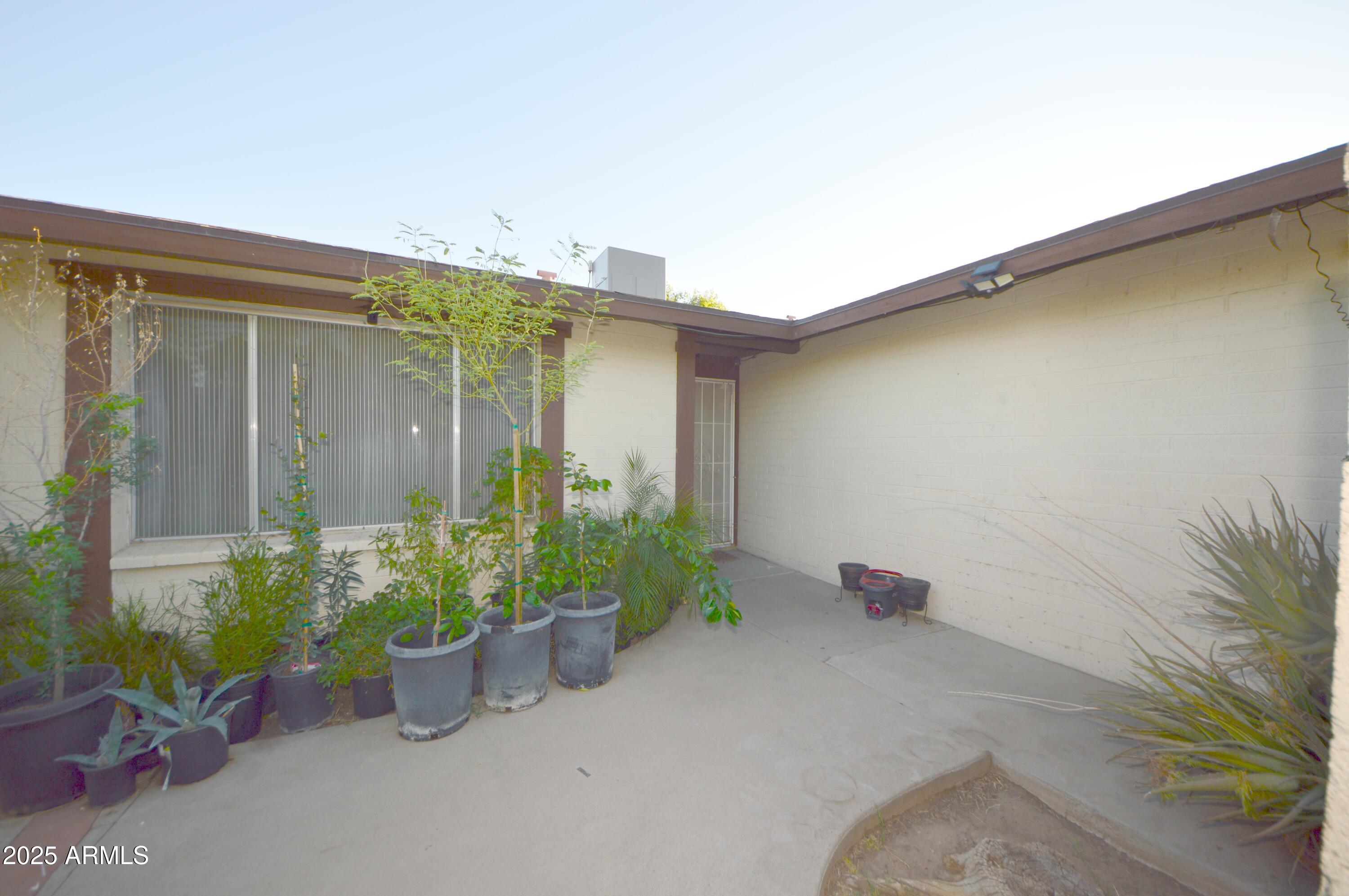 6737 W OREGON Avenue