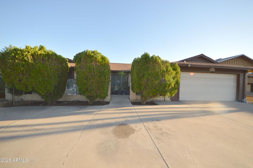 Photo of 6737 W Oregon Avenue, Glendale, AZ 85303 (MLS # 6925412)