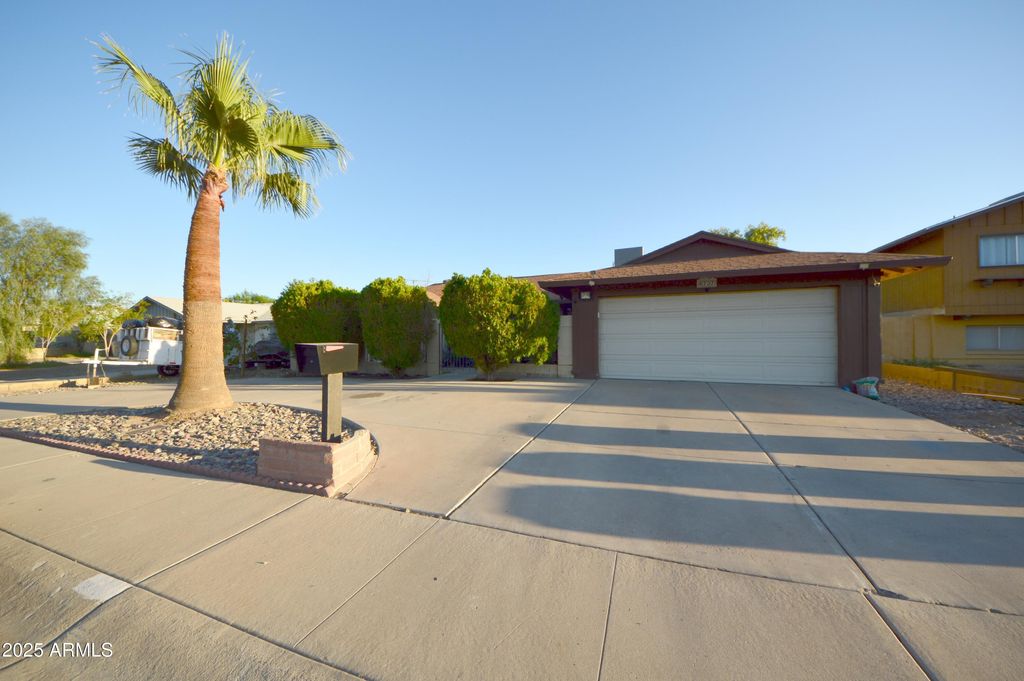 Photo of 6737 W Oregon Avenue, Glendale, AZ 85303 (MLS # 6925412)