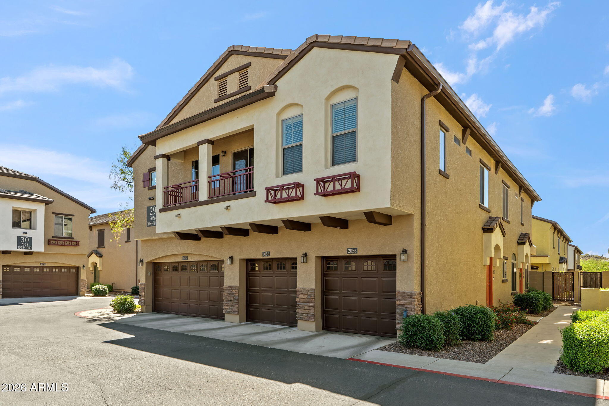 2725 E MINE CREEK Road 2056