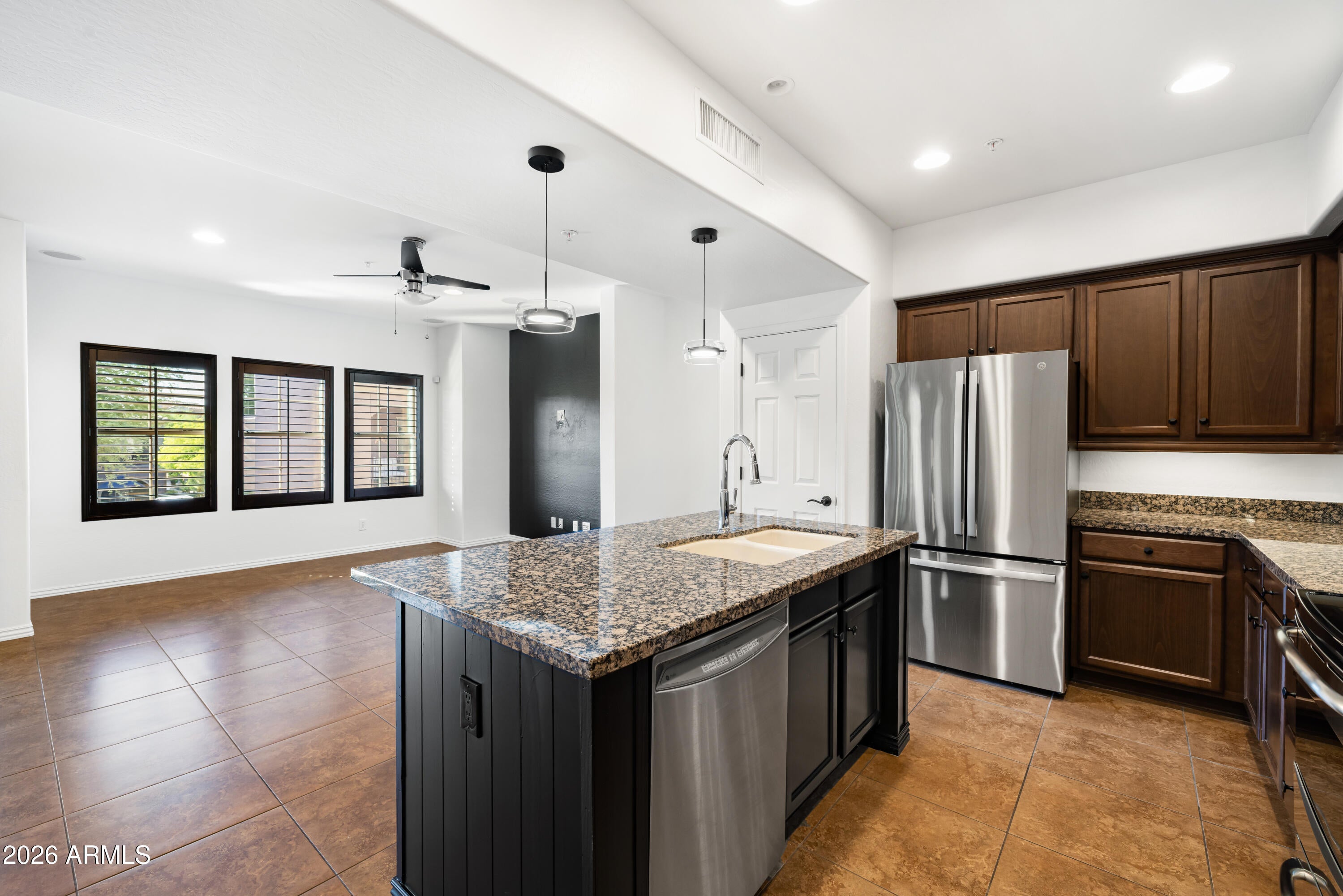 3935 E ROUGH RIDER Road 1240
