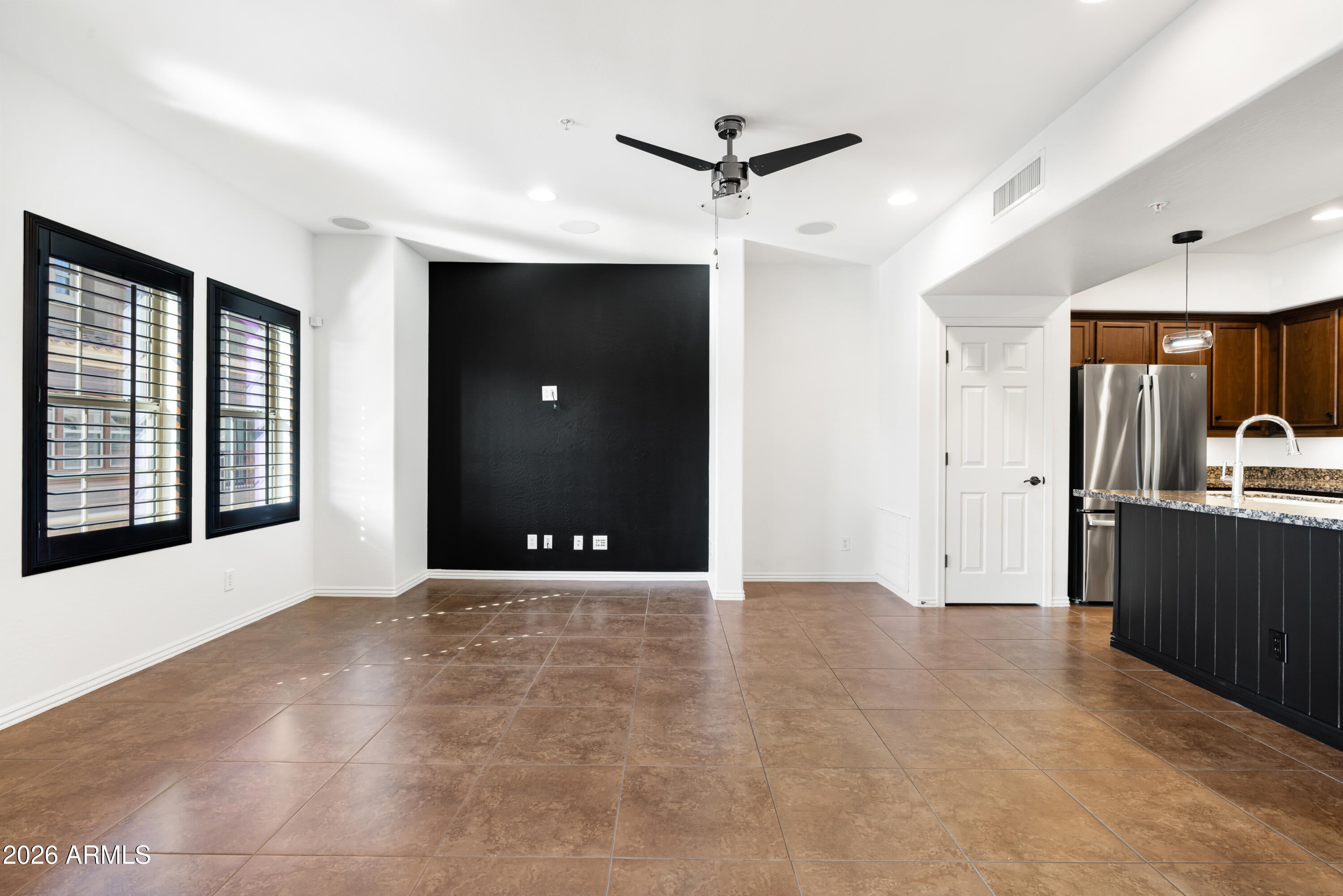 3935 E ROUGH RIDER Road 1240