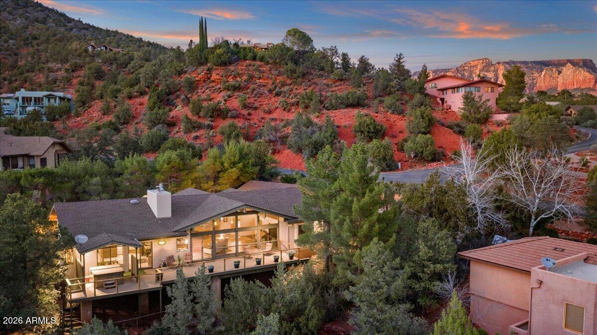 231 PALISADES Drive N