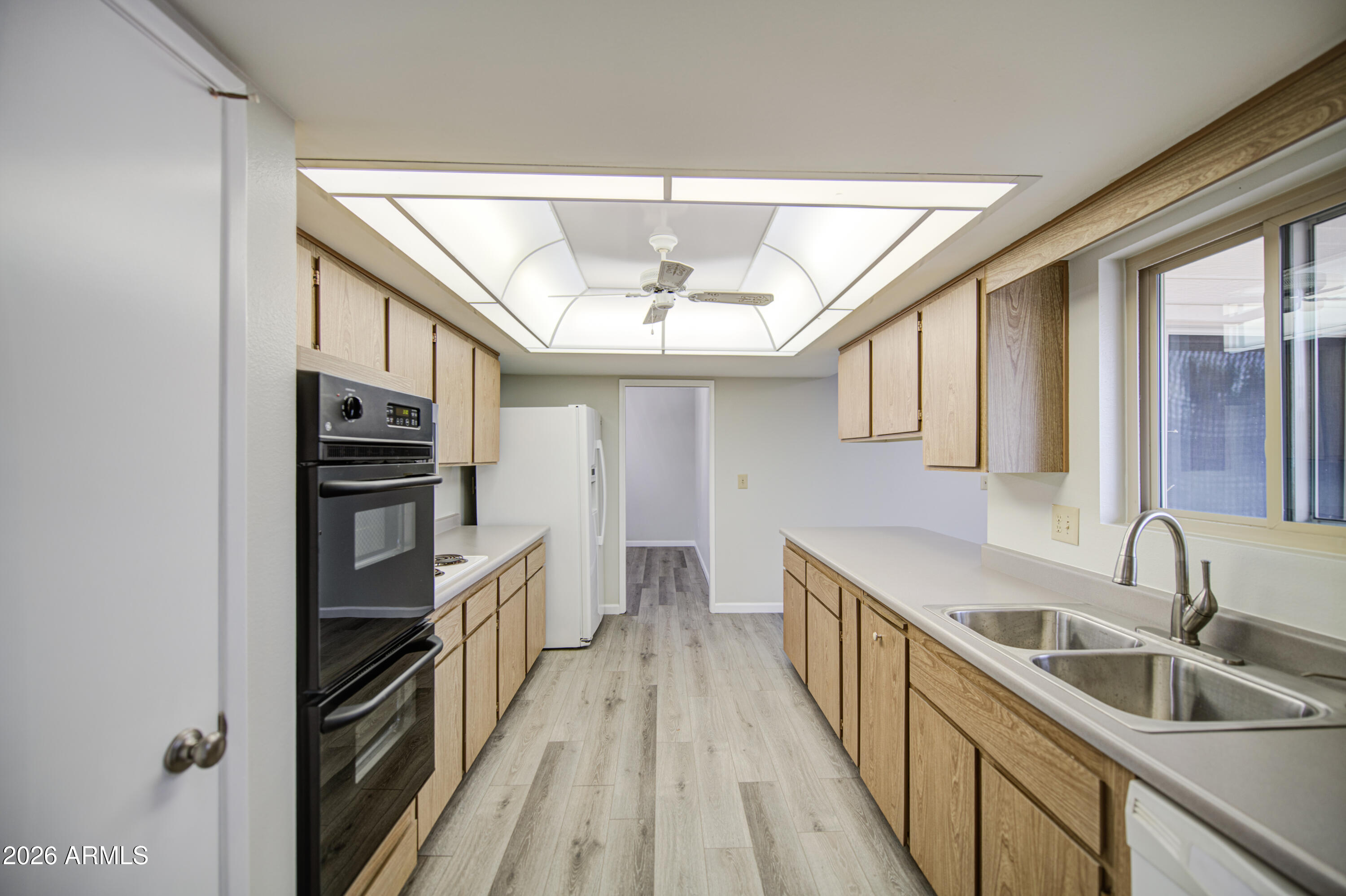 9915 W NEWPORT Drive