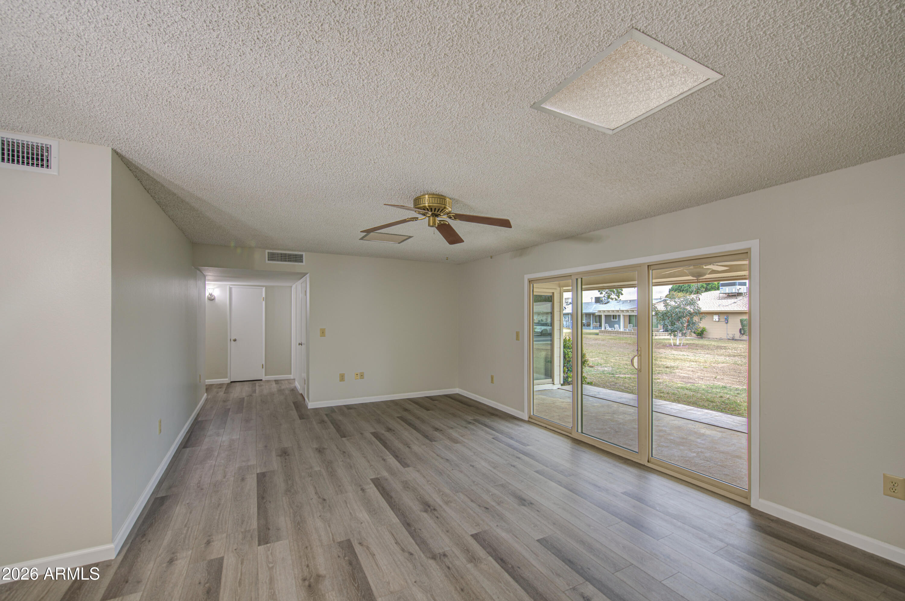 9915 W NEWPORT Drive