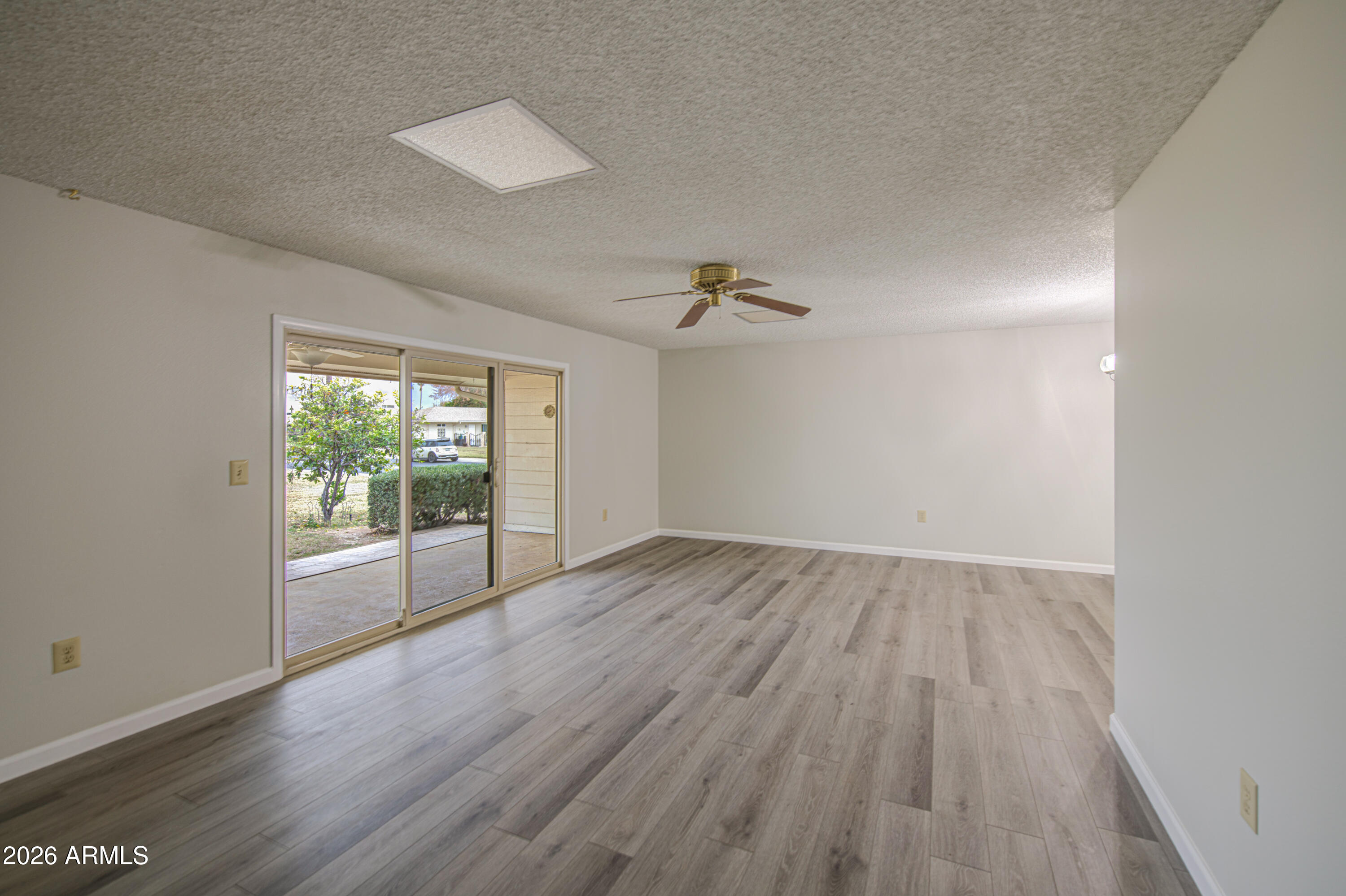 9915 W NEWPORT Drive