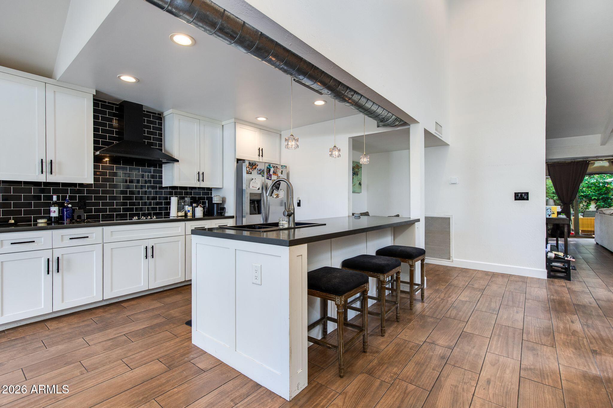 2521 N MILLER Road