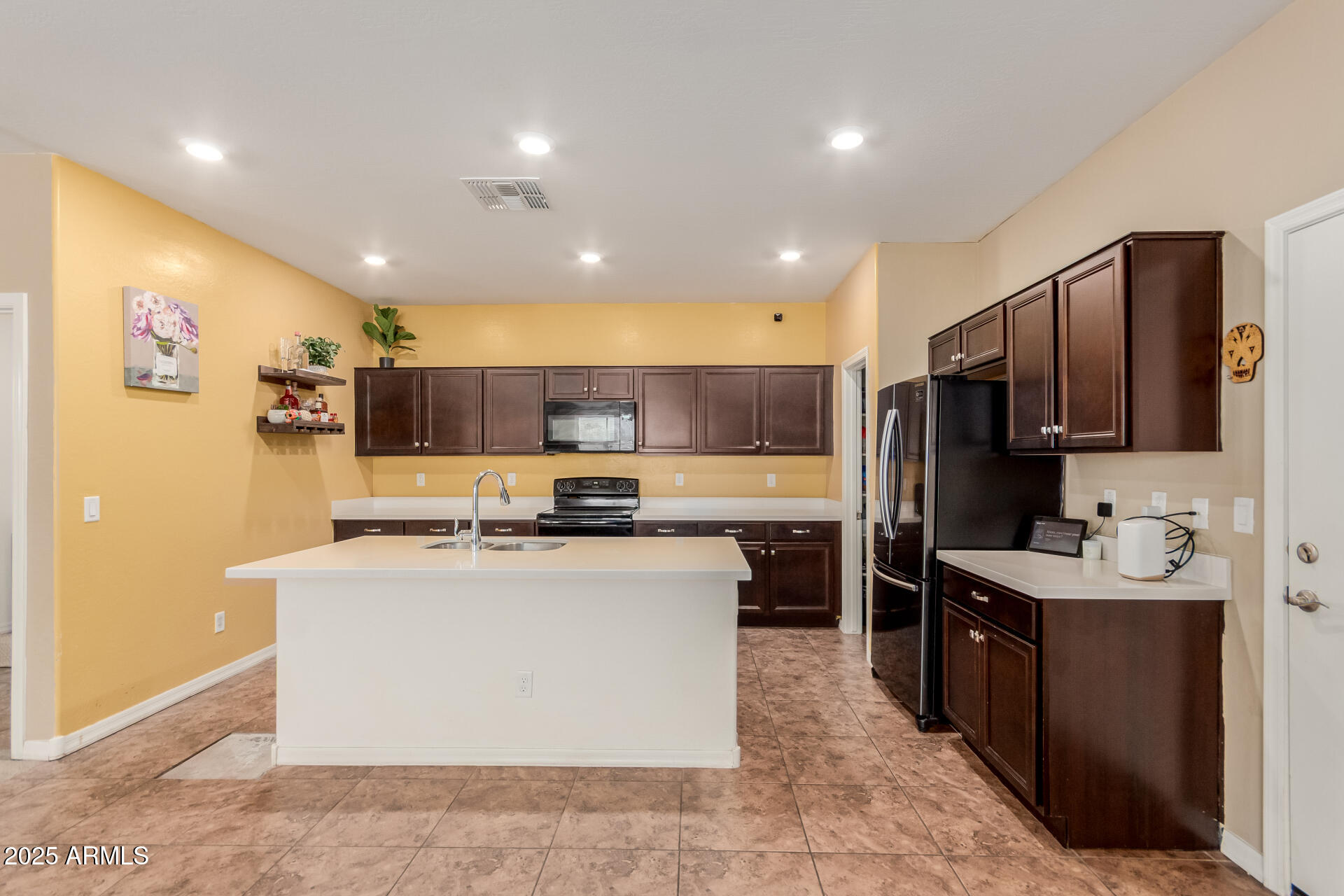 8757 W JEFFERSON Street