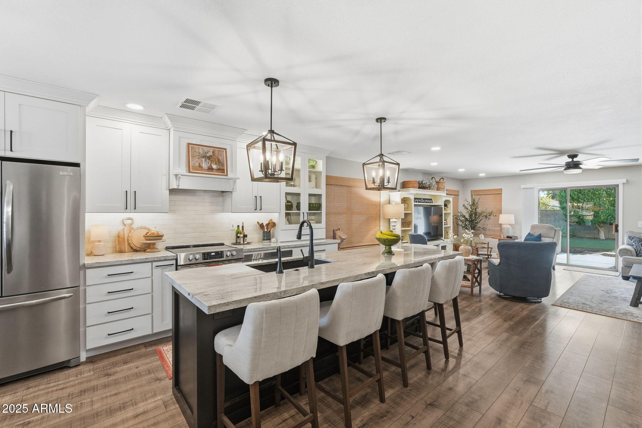 8435 E NAVARRO Circle