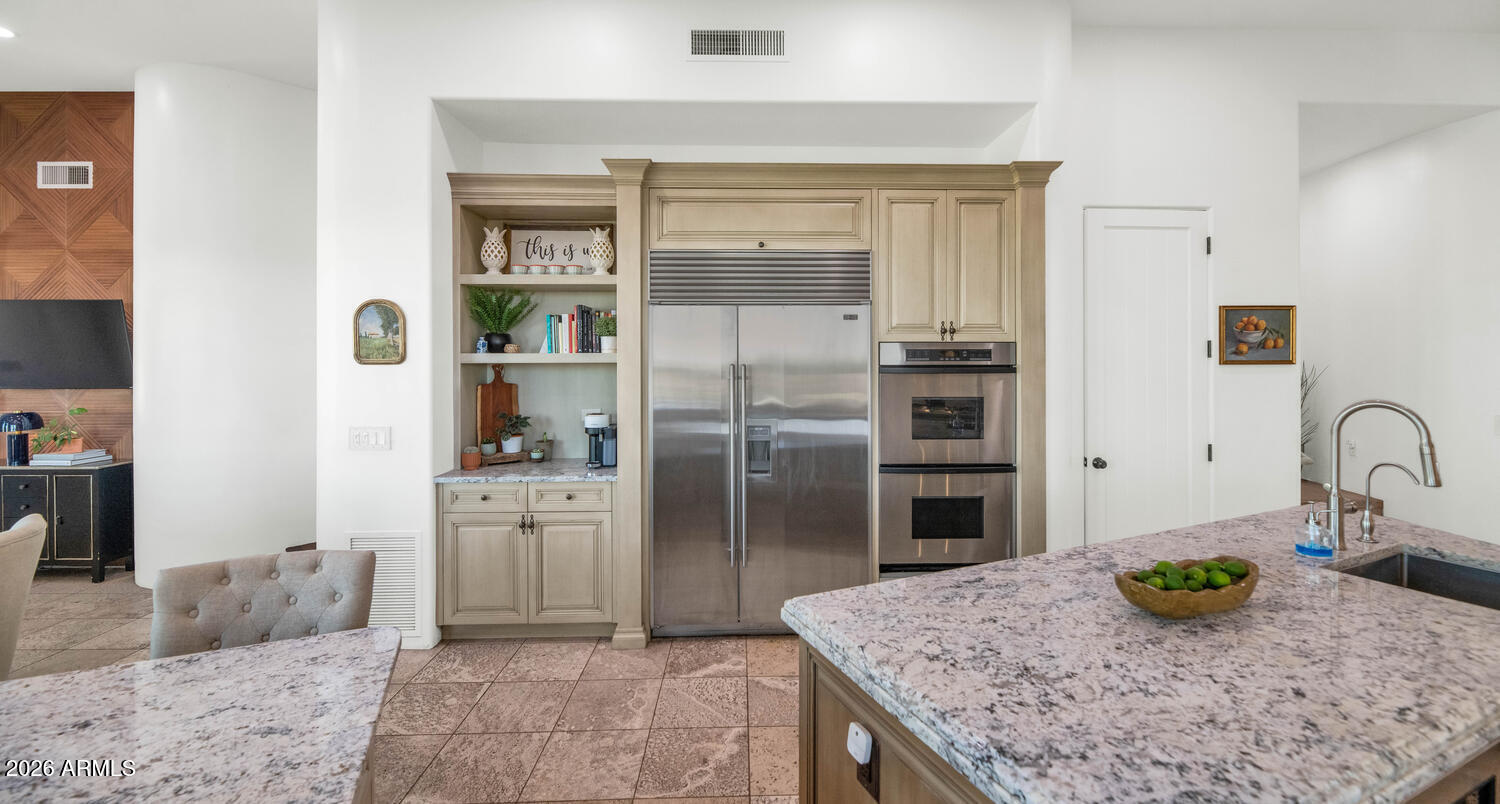 Phoenix, Arizona, 85023, United States, 4 Bedrooms Bedrooms, ,5 BathroomsBathrooms,Residential,Active,2035095