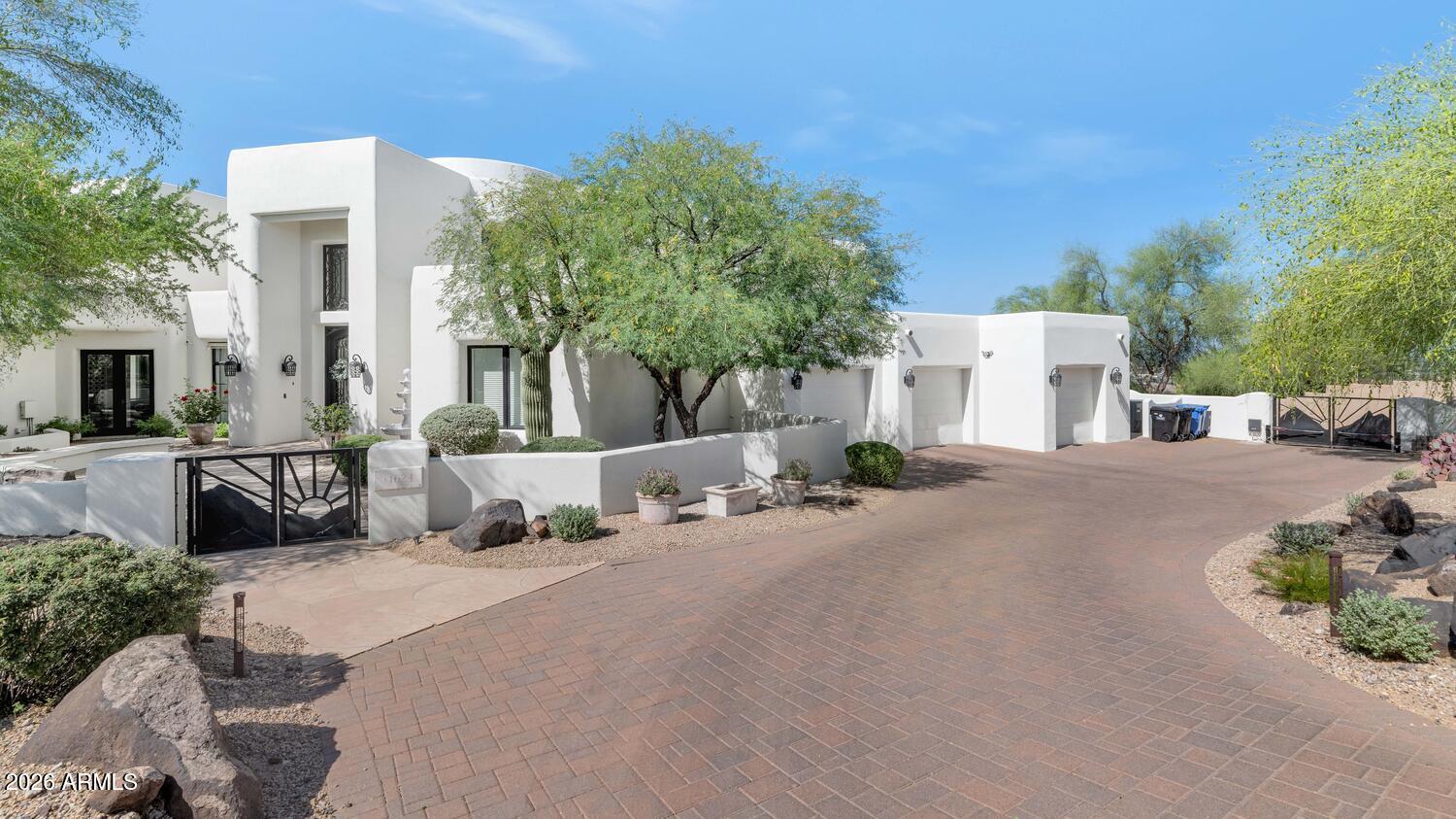 Phoenix, Arizona, 85023, United States, 4 Bedrooms Bedrooms, ,5 BathroomsBathrooms,Residential,Active,2035095