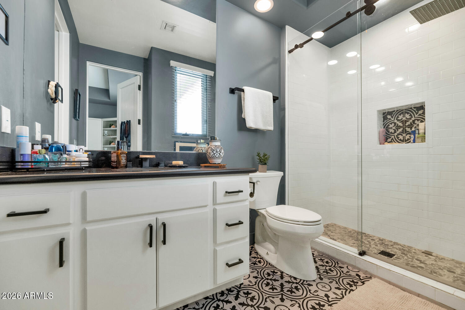 Phoenix, Arizona, 85023, United States, 4 Bedrooms Bedrooms, ,5 BathroomsBathrooms,Residential,Active,2035095
