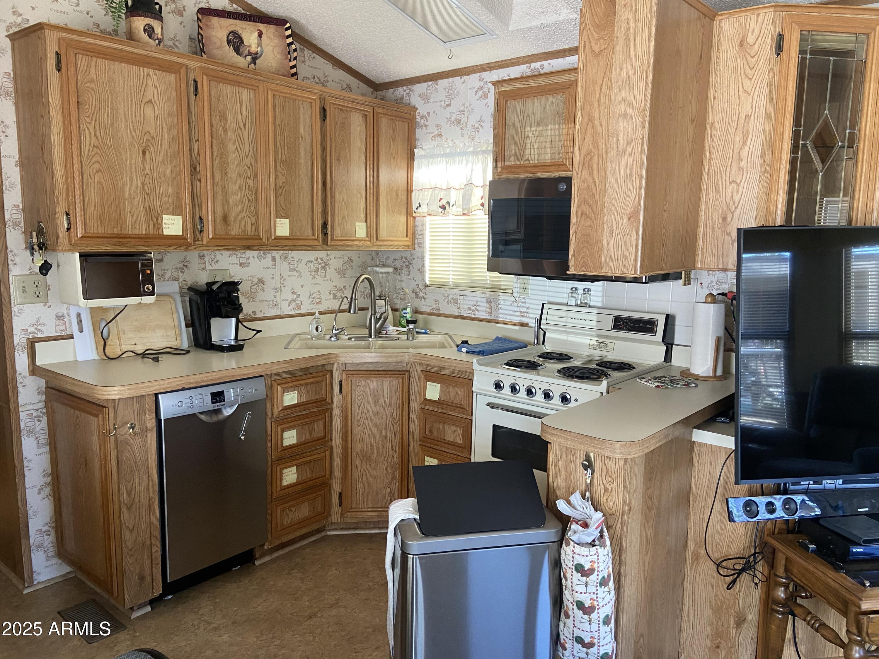 1262 S SHAWNEE Drive