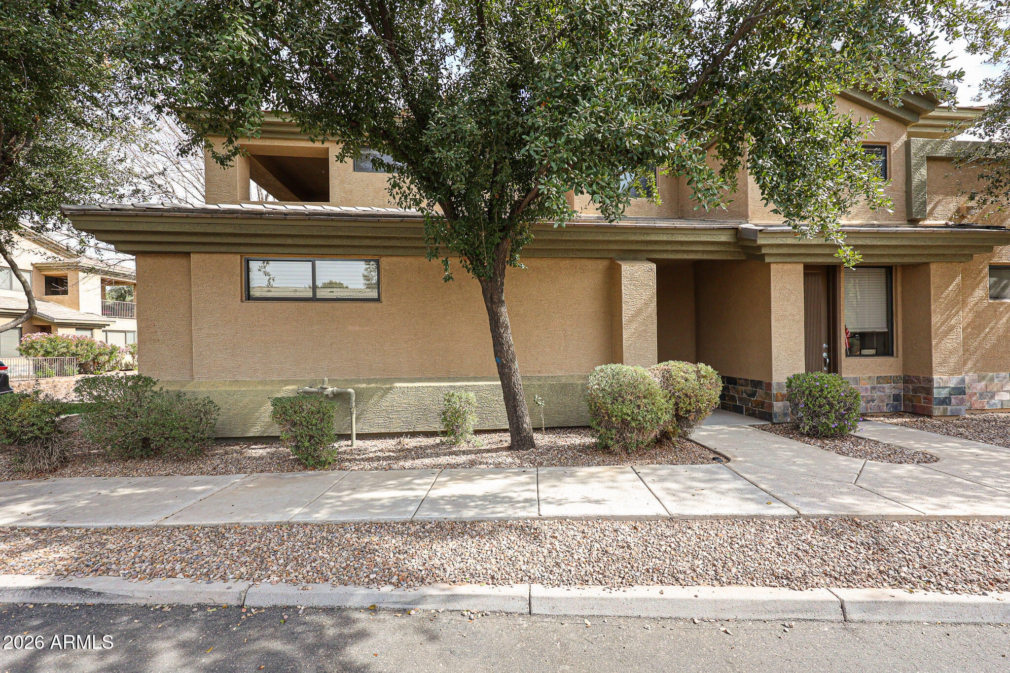 705 W QUEEN CREEK Road 1037
