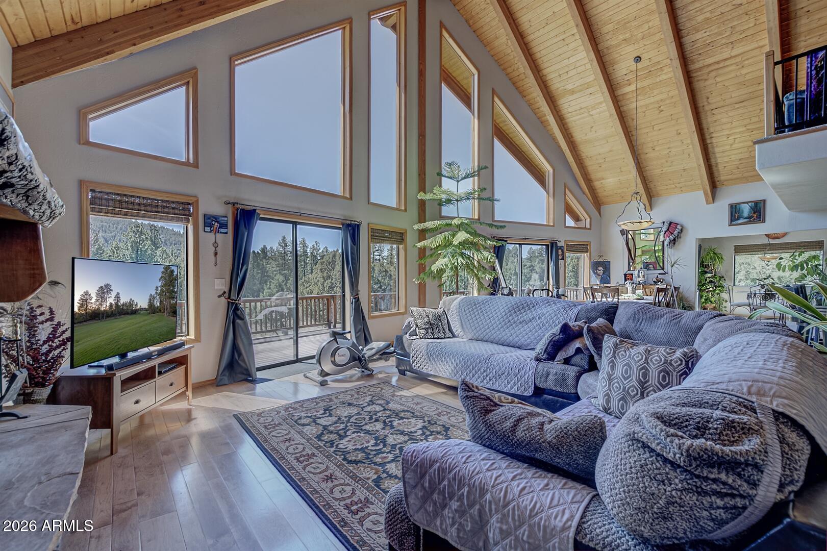 746 W SLEEPY HOLLOW Lane