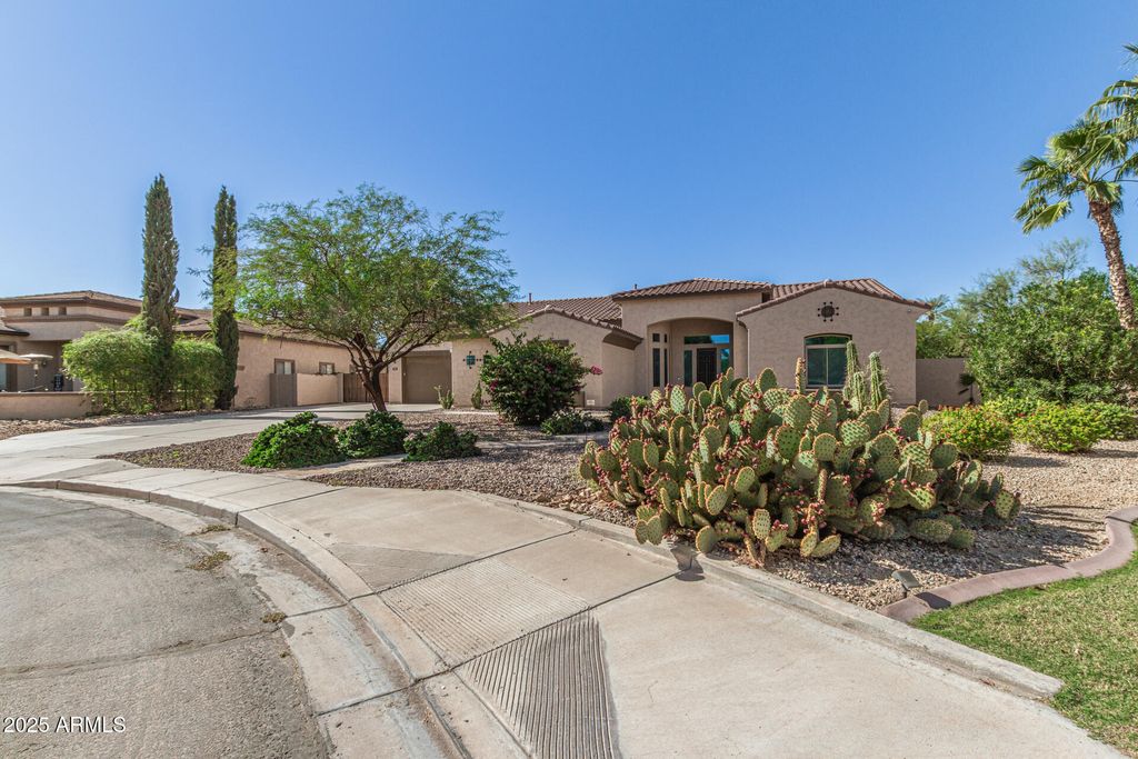Photo of 5440 S Dragoon Drive, Chandler, AZ 85249 (MLS # 6983858)