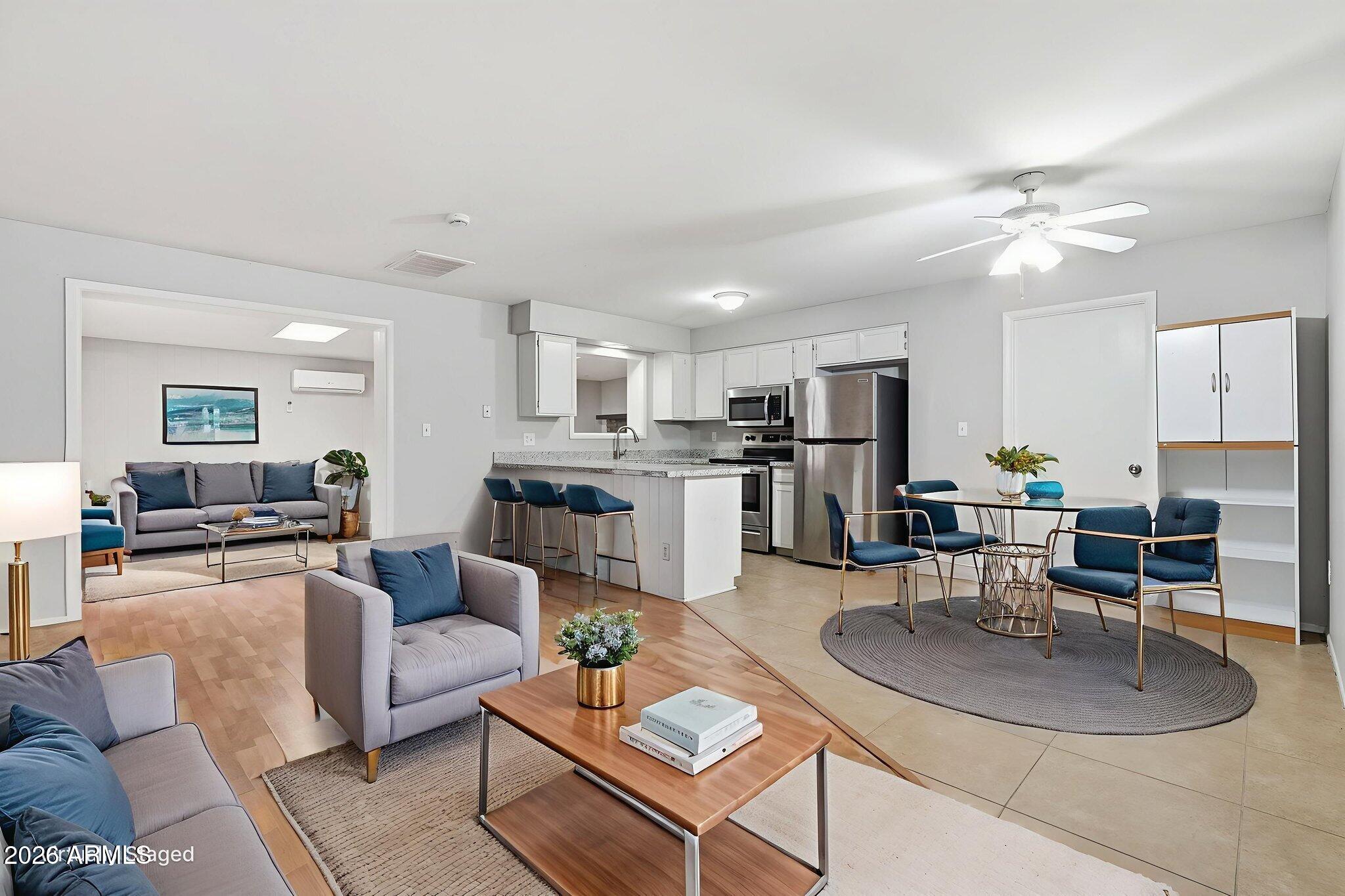 5824 S COLLEGE Avenue