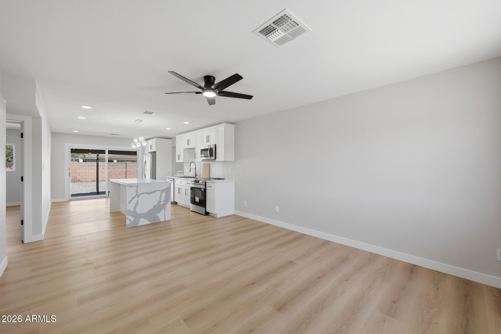 2310 W BLUEFIELD Avenue