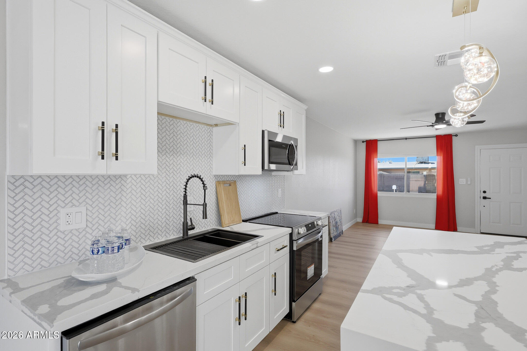 2310 W BLUEFIELD Avenue