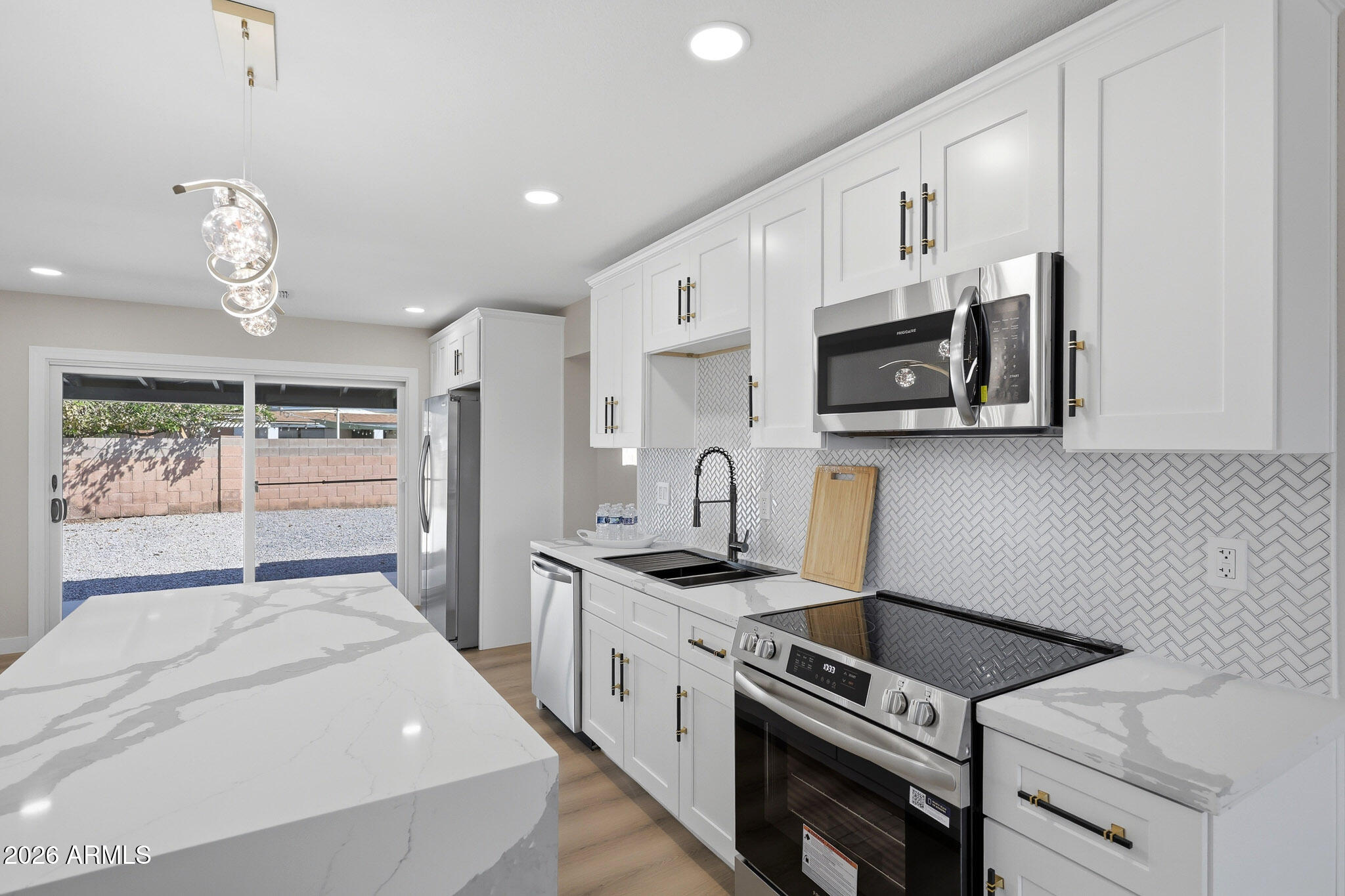 2310 W BLUEFIELD Avenue