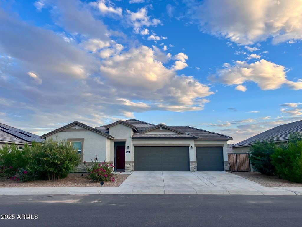 Photo of 1033 W Beacon Drive, Casa Grande, AZ 85122 (MLS # 6914662)