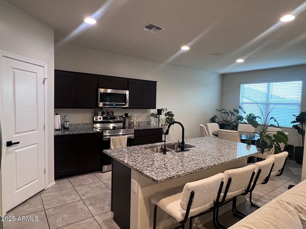 Photo of 1033 W Beacon Drive, Casa Grande, AZ 85122 (MLS # 6914662)