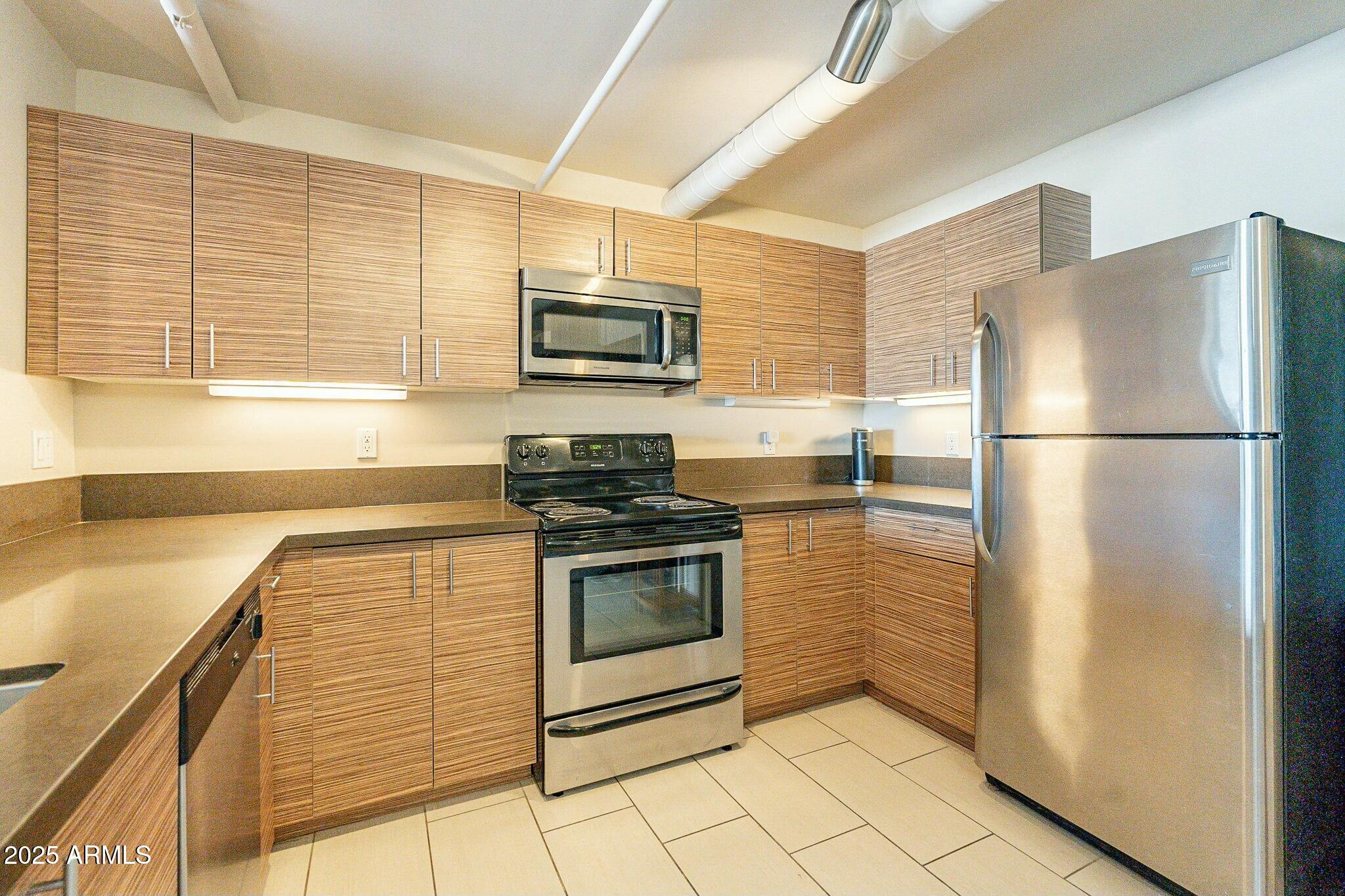 535 W THOMAS Road 211