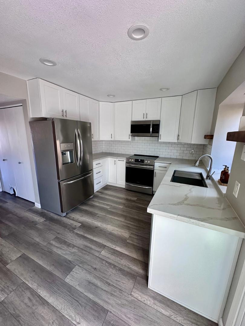 4901 E KELTON Lane 1063
