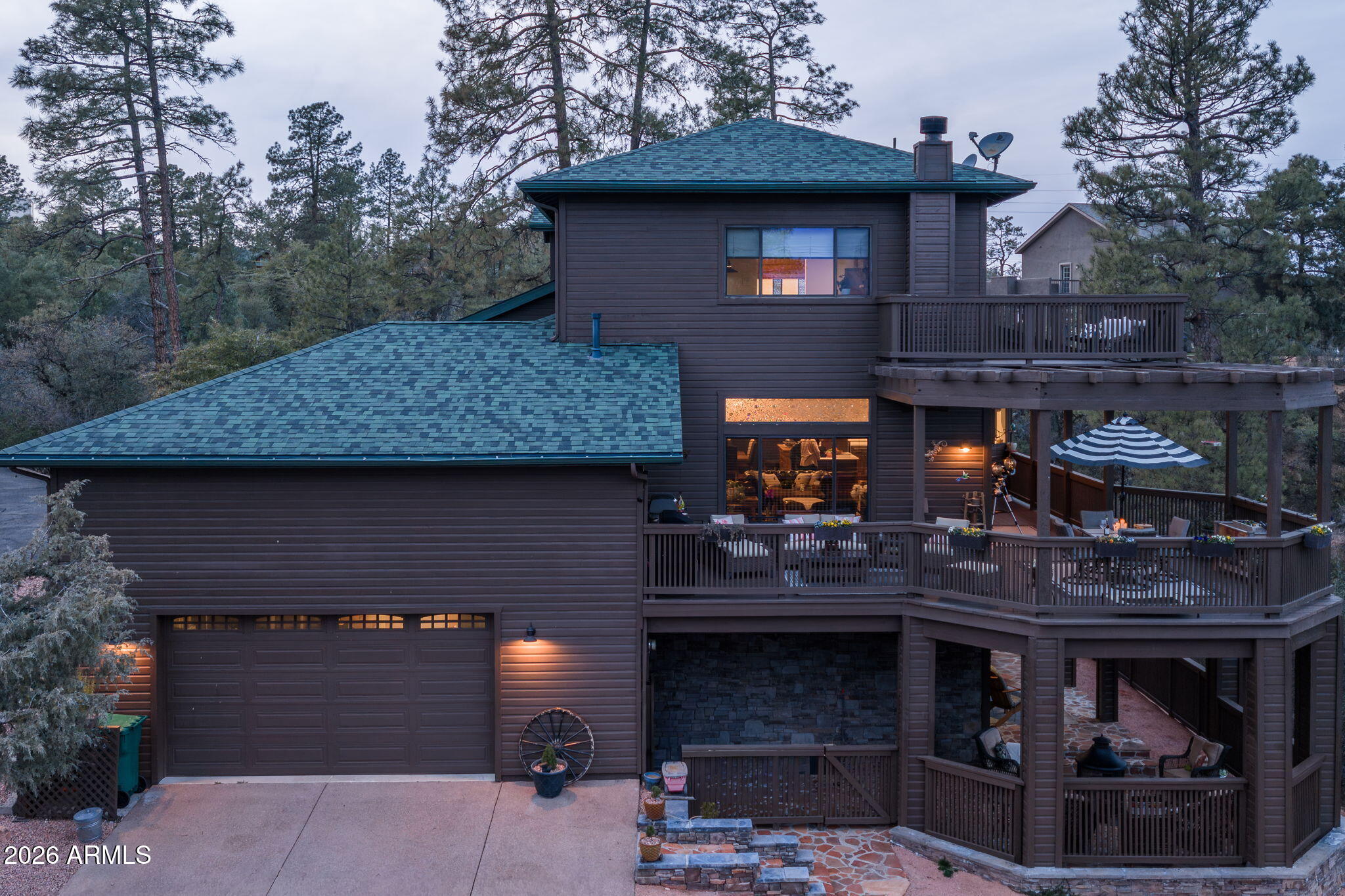 128 E SADDLEBACK Trail