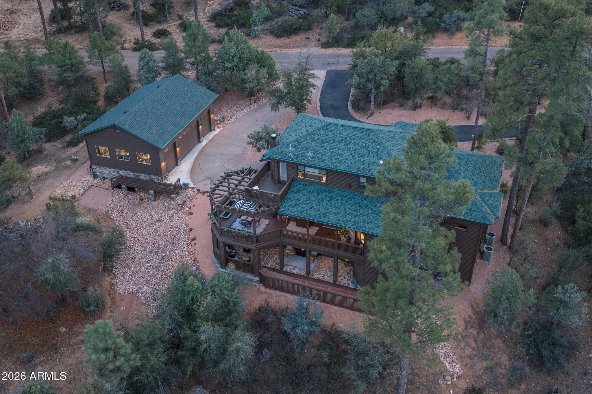 128 E SADDLEBACK Trail