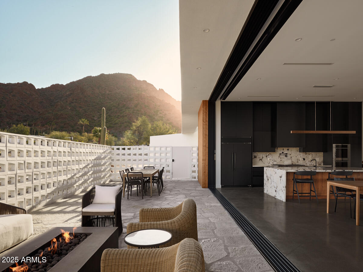 4905 E WHITE GATES Drive