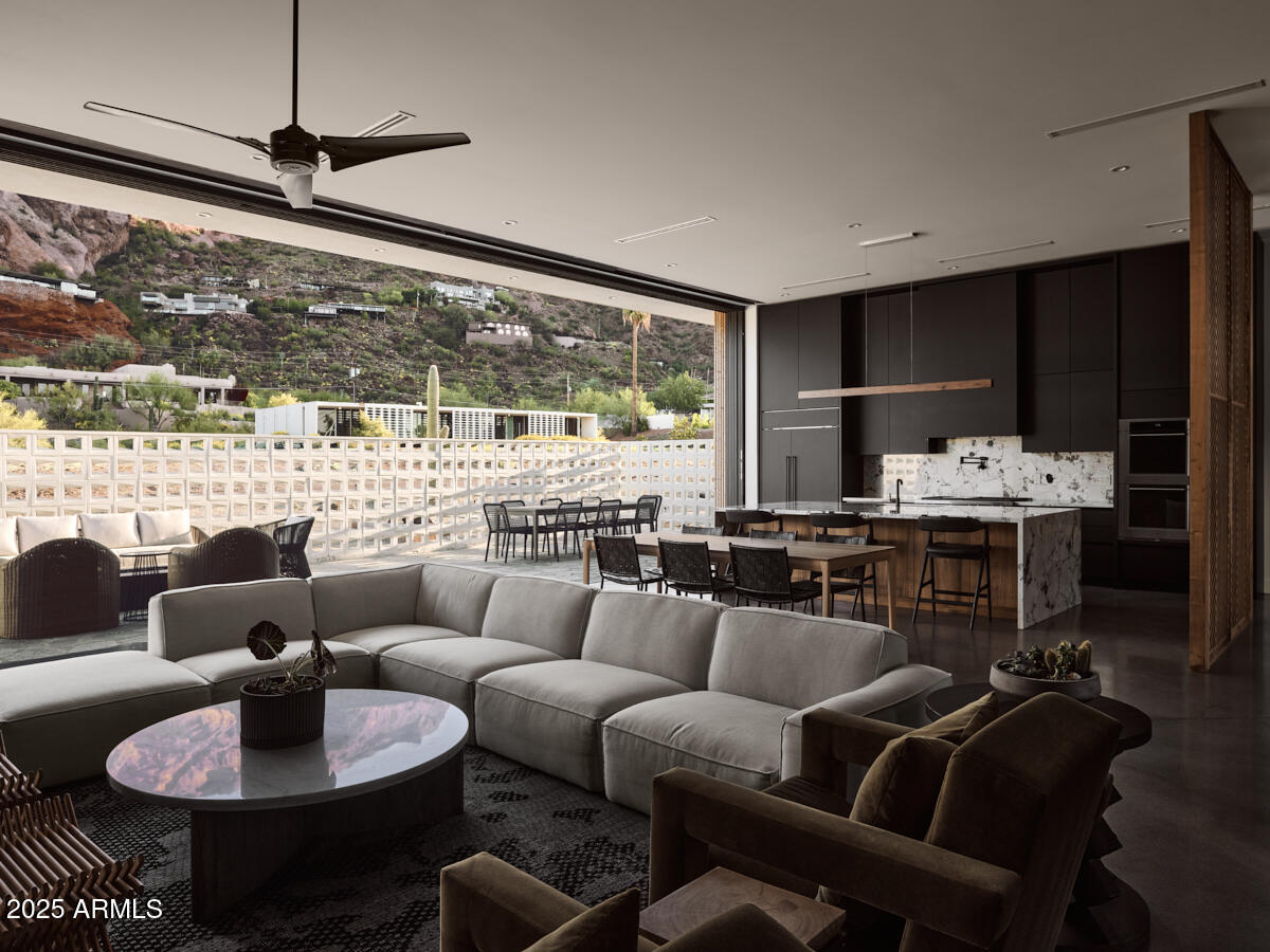 4905 E WHITE GATES Drive