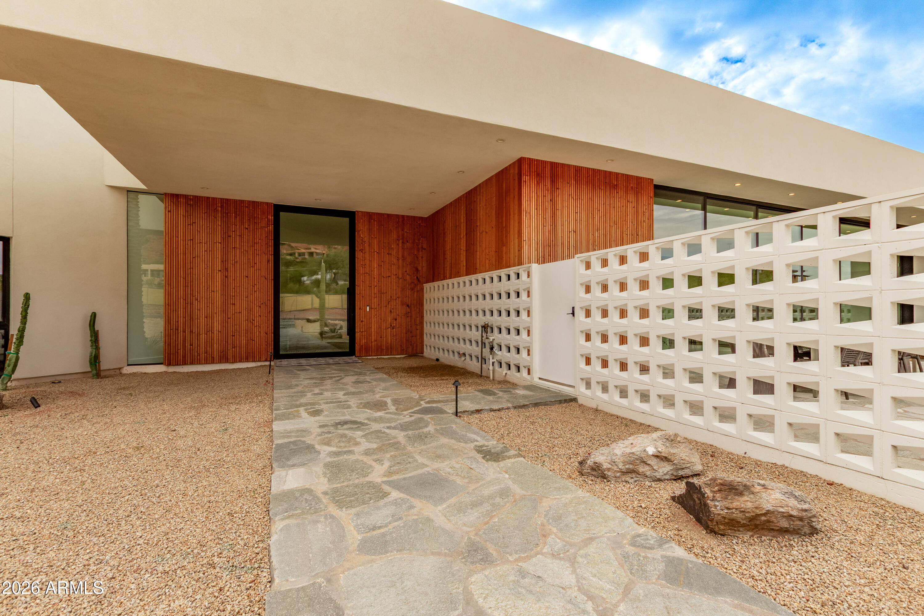 4905 E WHITE GATES Drive