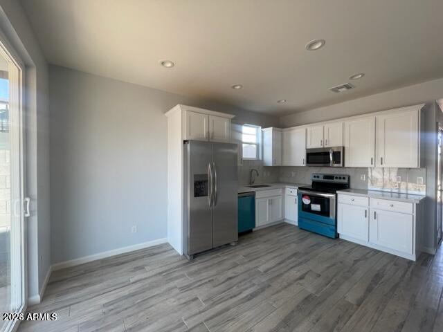 1341 E PUEBLO Avenue