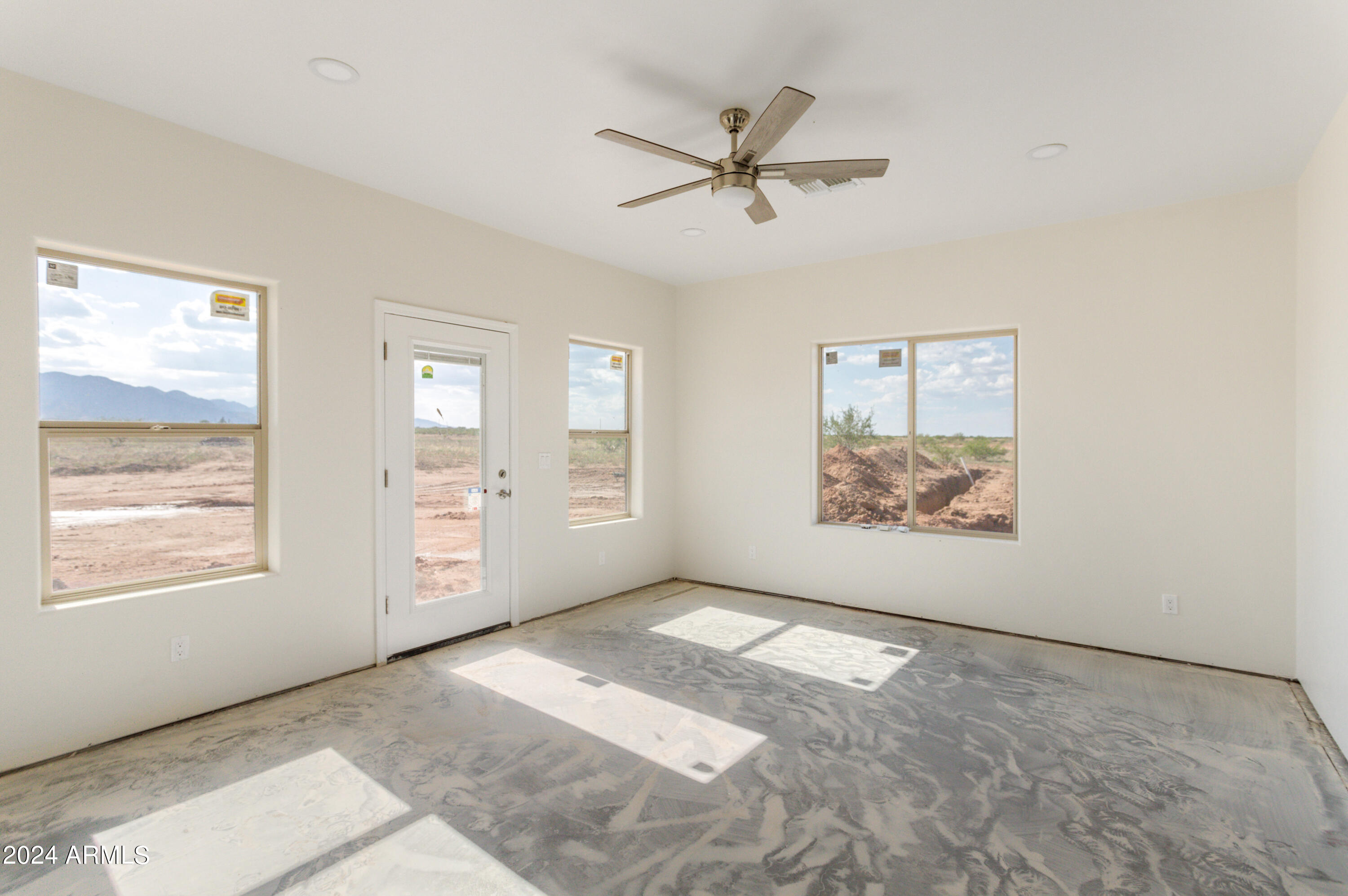 RANCHO ARIZONA - Residential