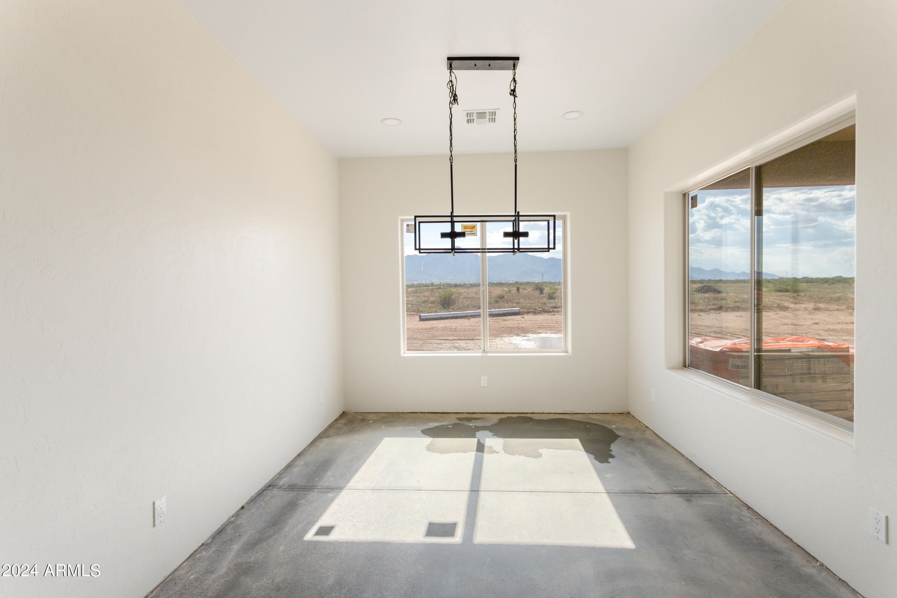 RANCHO ARIZONA - Residential