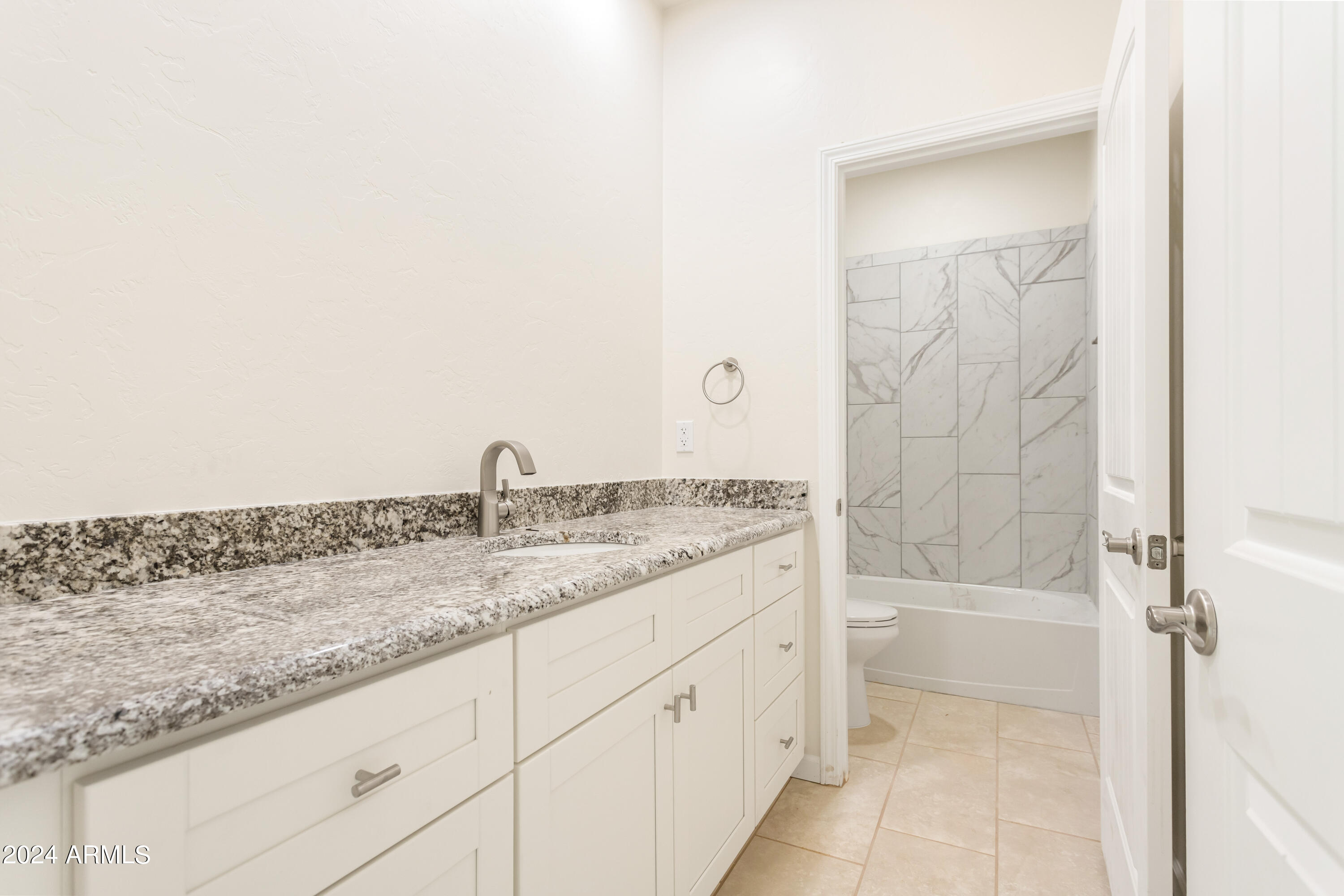 RANCHO ARIZONA - Residential