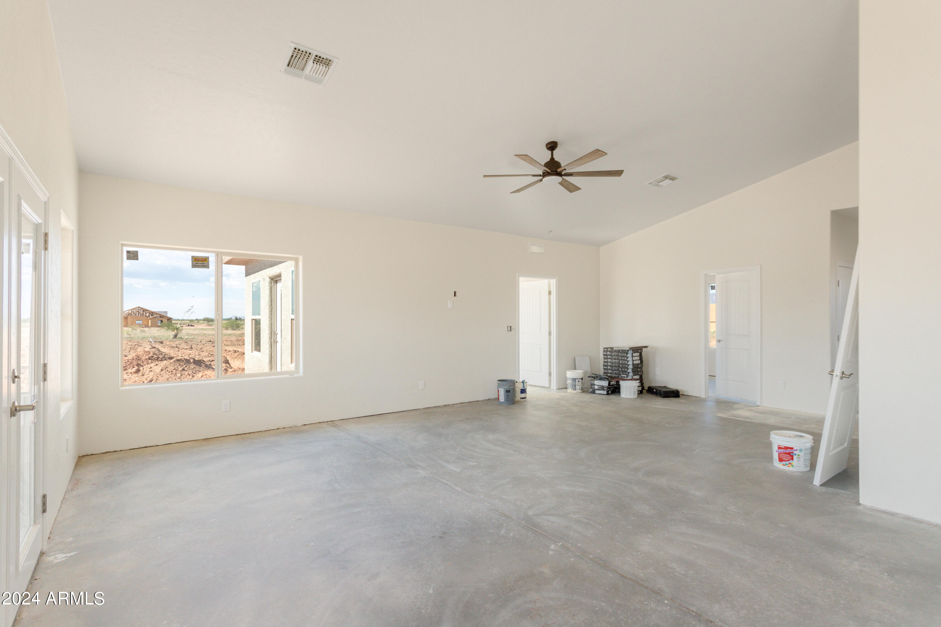 RANCHO ARIZONA - Residential