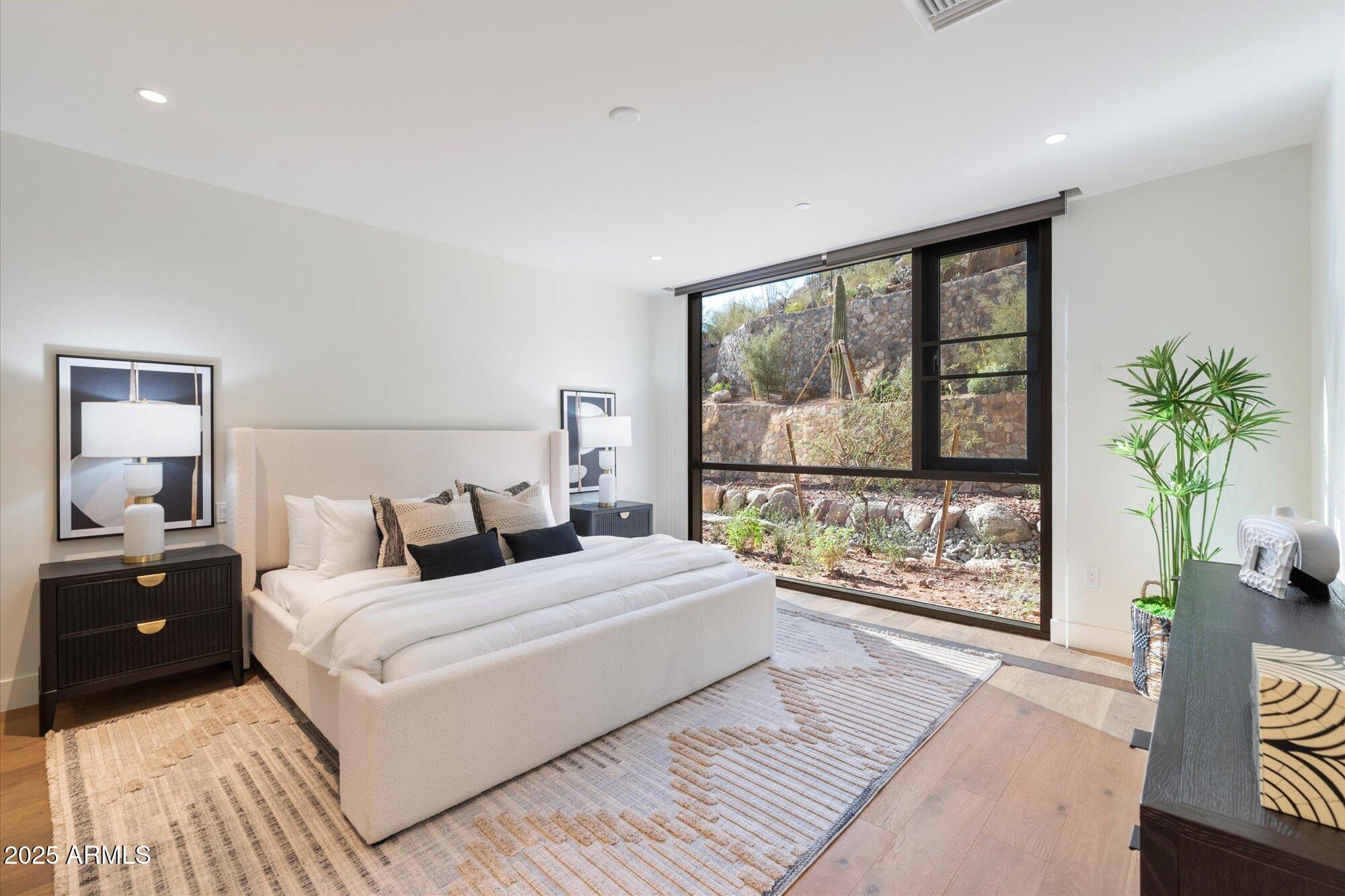 ASCENT AT THE PHOENICIAN MOUNTAINSIDE CONDOMINIUMS - Residential