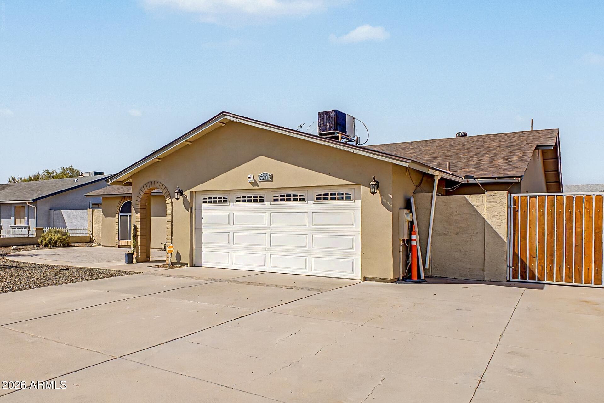 7208 W SUNNYSLOPE Lane