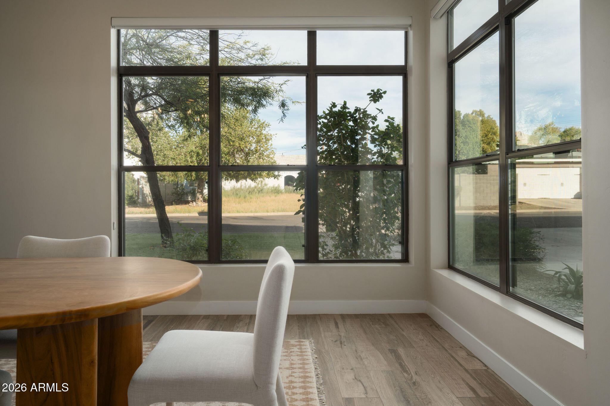 4533 E MONTECITO Avenue